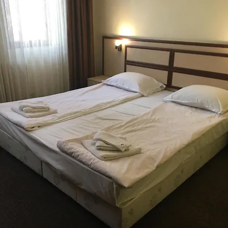 Hotell Rodina 3*